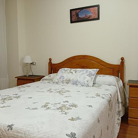 Apartamentos Chevere Rojo-Huca Овиедо Екстериор снимка