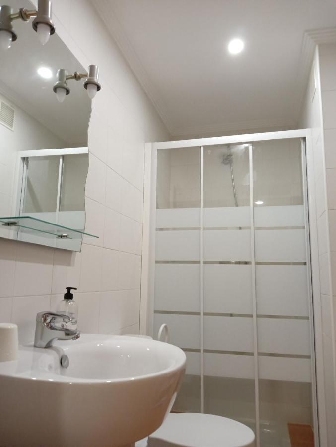 Apartamentos Chevere Rojo-Huca Овиедо Екстериор снимка