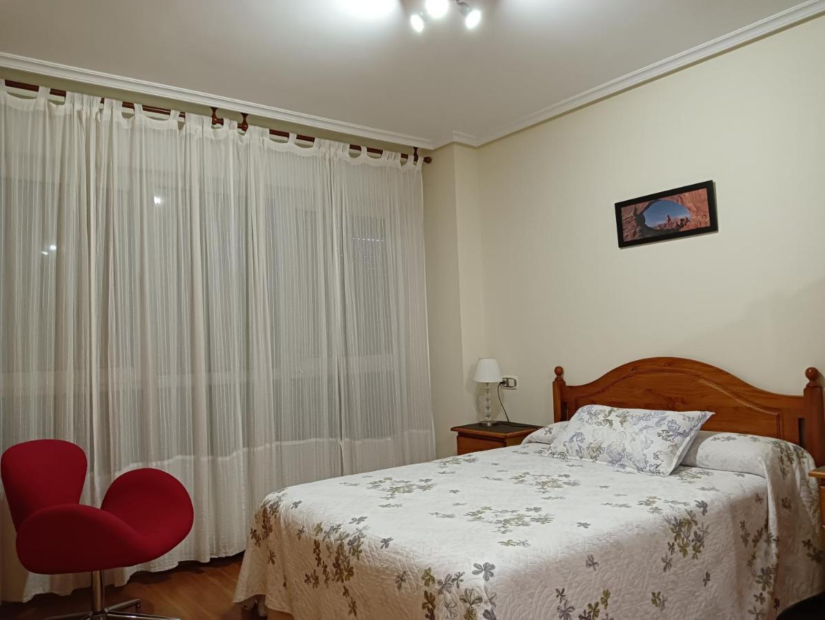 Apartamentos Chevere Rojo-Huca Овиедо Екстериор снимка