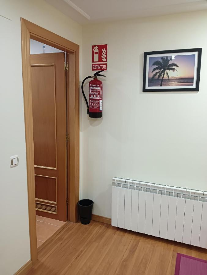 Apartamentos Chevere Rojo-Huca Овиедо Екстериор снимка