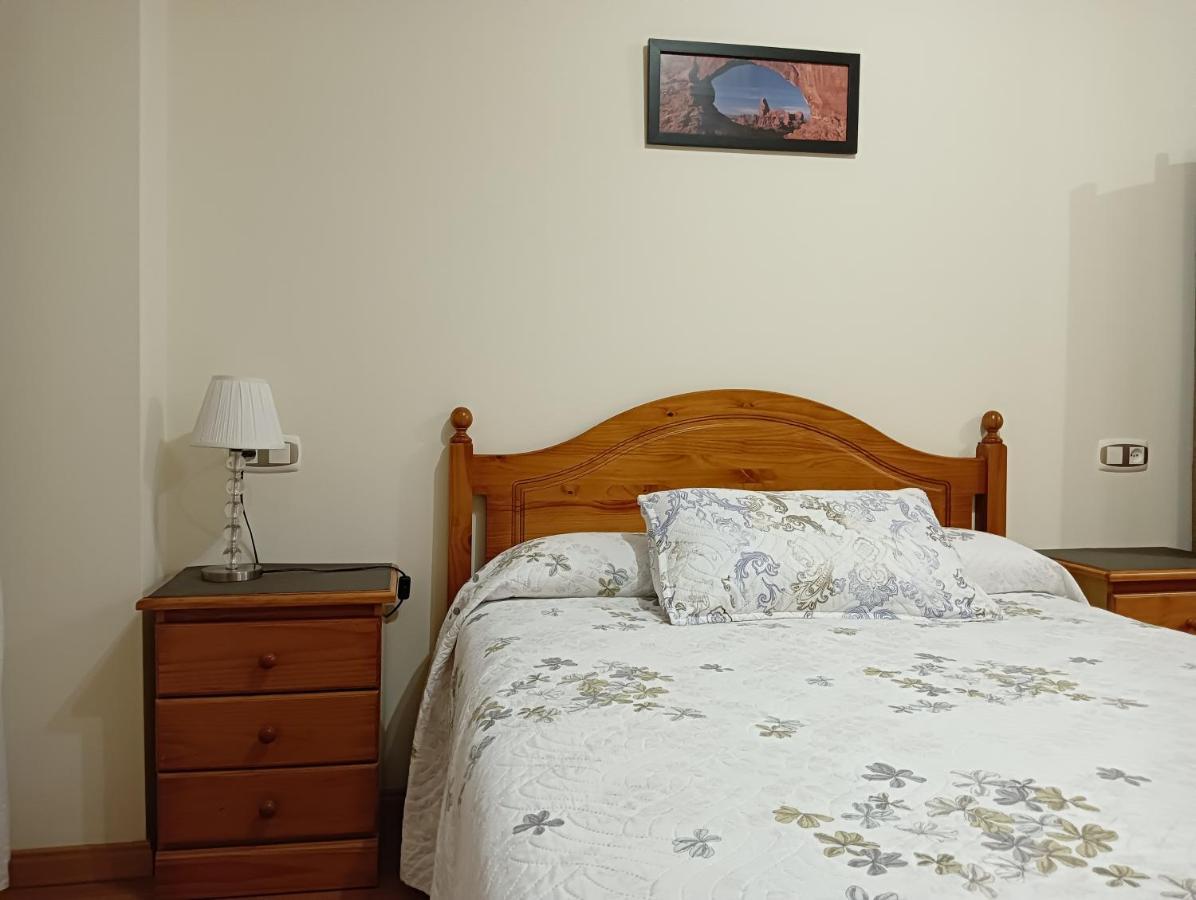 Apartamentos Chevere Rojo-Huca Овиедо Екстериор снимка